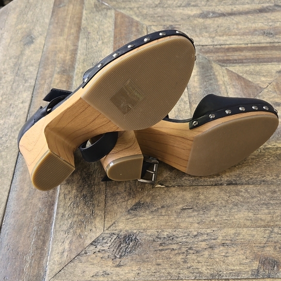 Revel Studded Platform Mule/Clog Block Heeled Shoes, size 6 1/2. - Picture 4 of 6